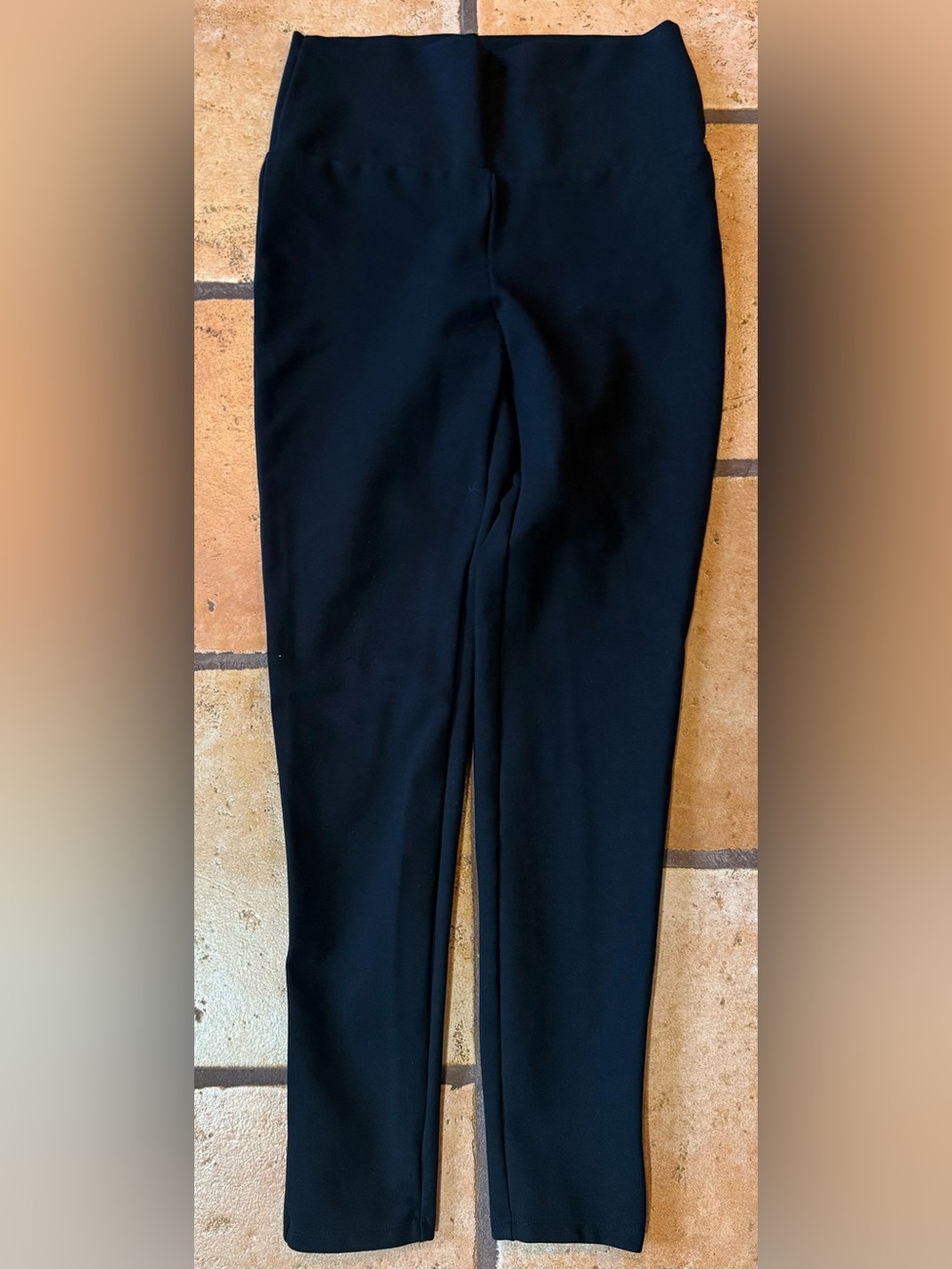 Daily Look Black Pull-On Leggings Thicker Women’s Size Medium tummy control